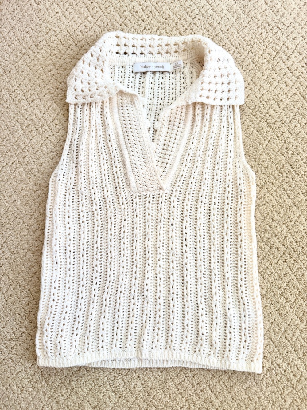 Bishop & Young Cream Summer Sleeveless Sweater with Collar. NWT XS